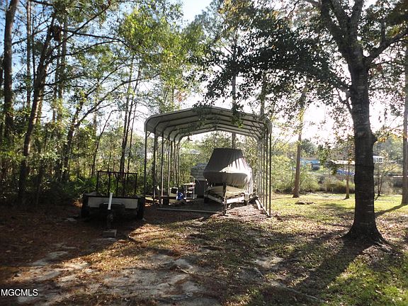 5th image of 2404 Bahama Dr