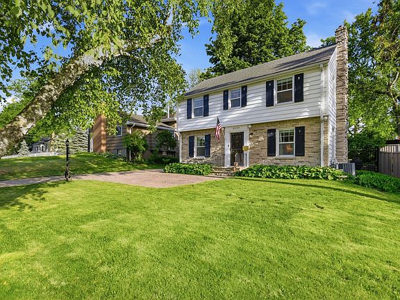 3rd image of 5225 Interlachen Blvd