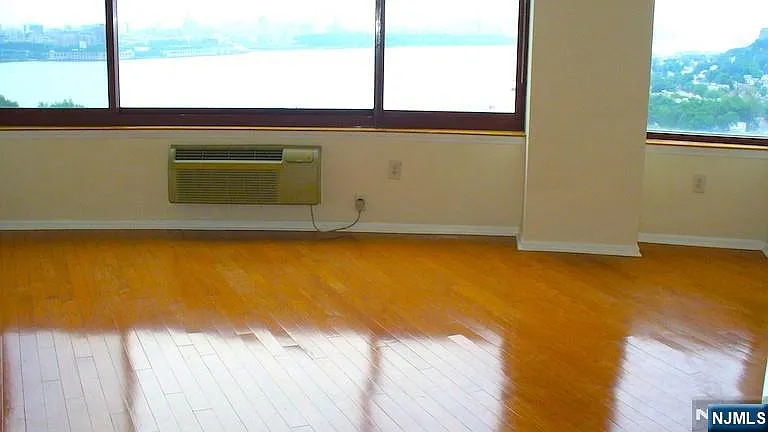 2 bed, 2.5 bath, $4,900 — Photo 4