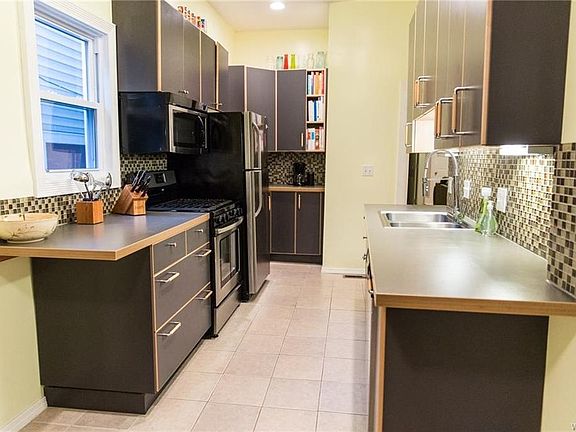 3rd image of 114 Whitney Pl #A