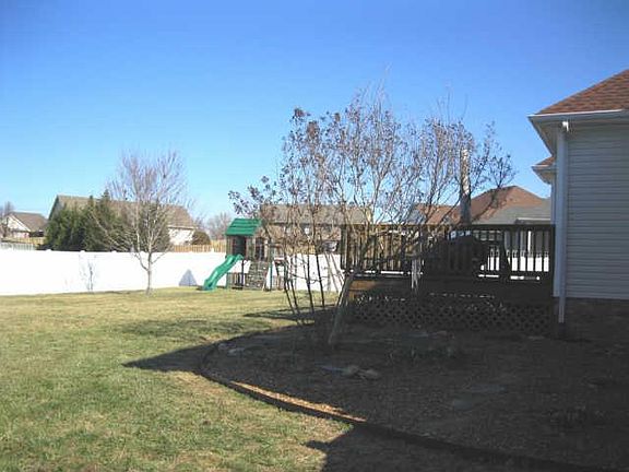 3rd image of 659 Stonewall Ln