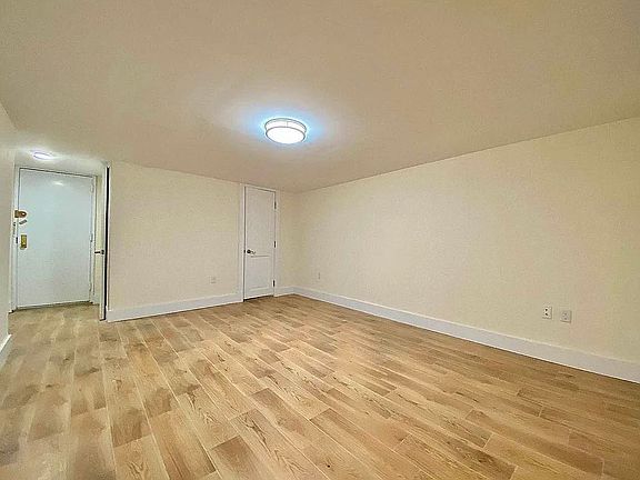 4th image of 134 W 74th St APT 1B