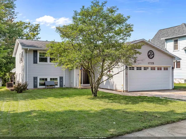 1725 Lawe St, Kaukauna, WI 54130