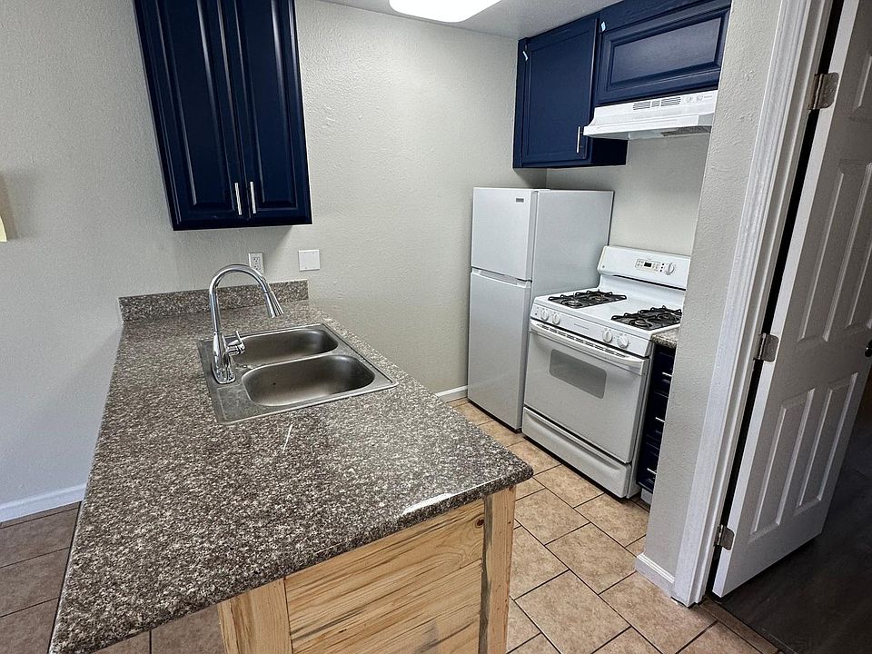 1st image of 129 W Poplar St #6