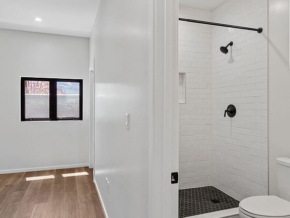 2nd image of 4130-32 Monroe St #830685c2e