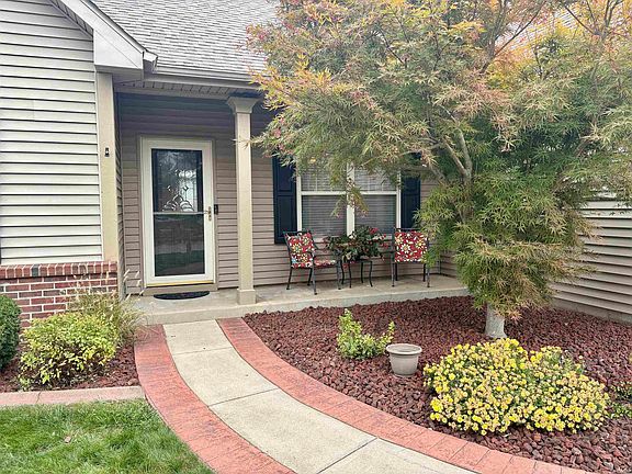 2nd image of 60 Canyon Creek Ct