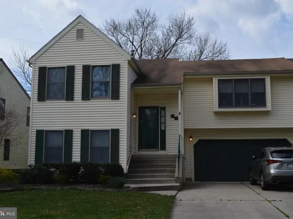 64 Brambling Ln, Voorhees, NJ 08043