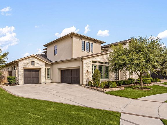 4th image of 28014 Skyhaven Ln