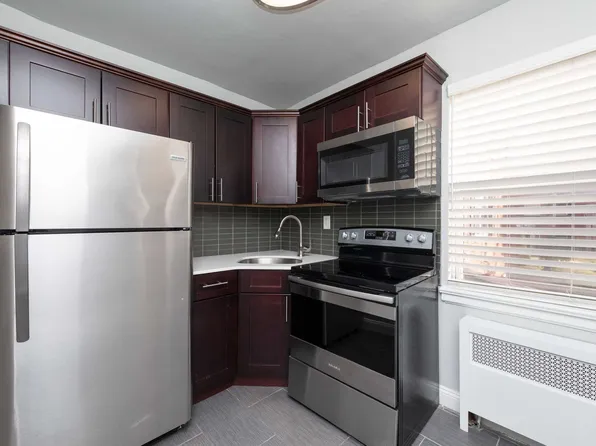 Walnut Court Apartments, 685-689 W Walnut Ln, Philadelphia, PA 19144