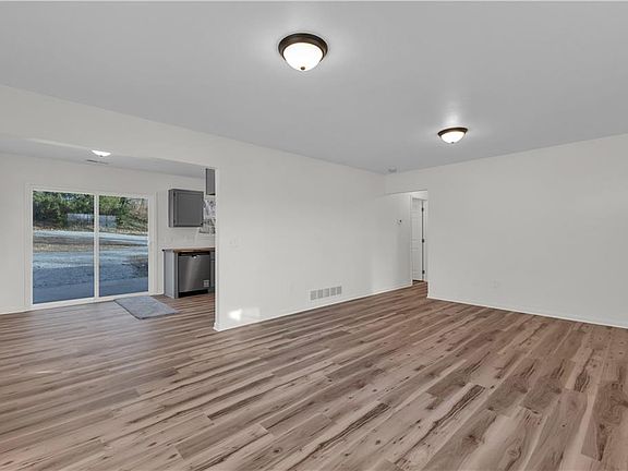 5th image of 1521 N 15th St