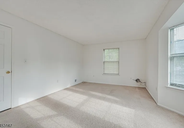57 Lindsey Ct — Photo 14
