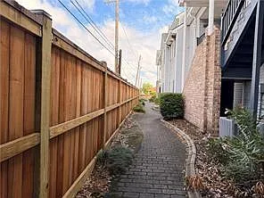 2 bed, 2.0 bath, 1200 sqft, $1,600 — Photo 4