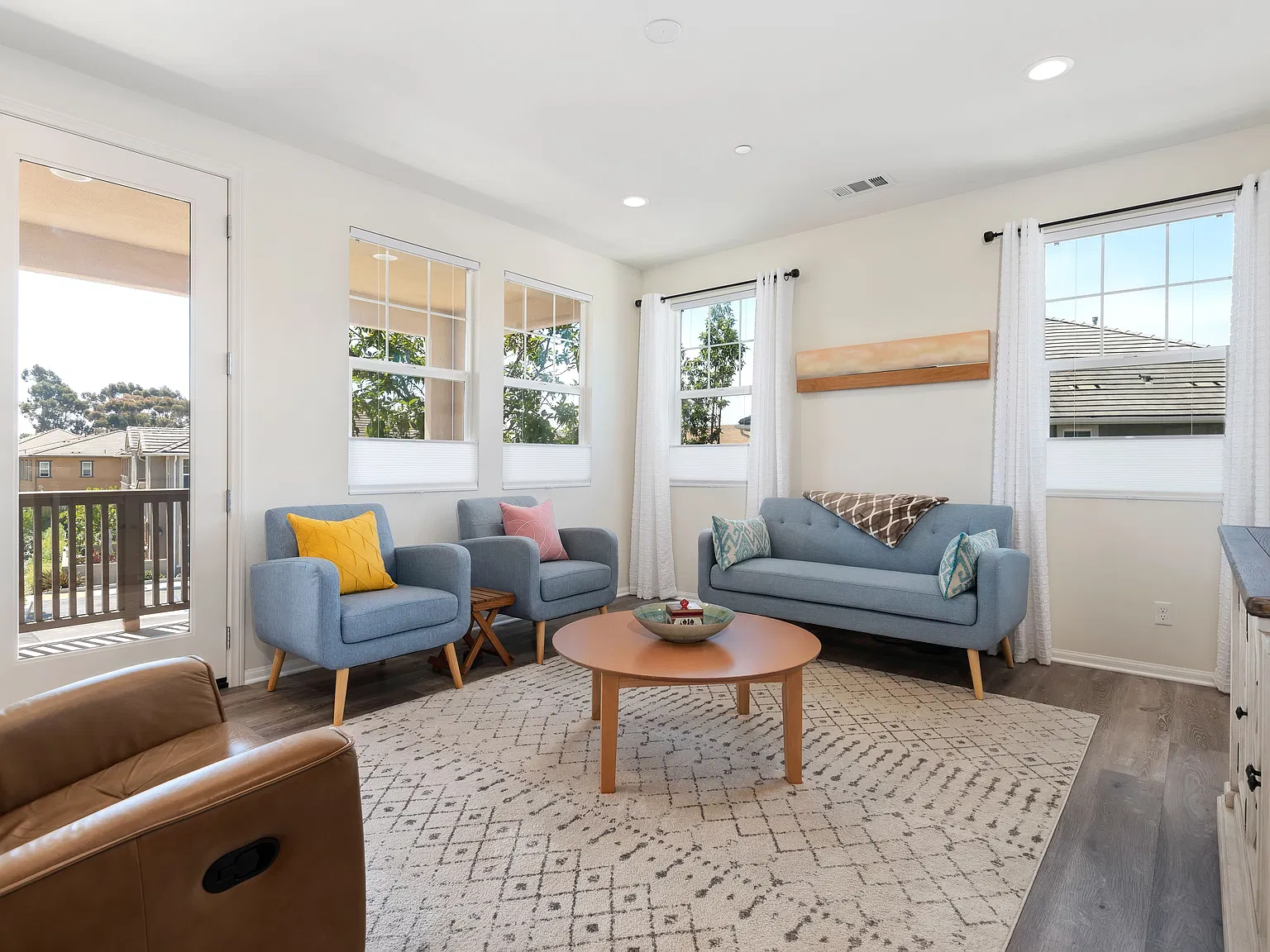 2 bed, 1282 sqft, $4,300 — Photo 3