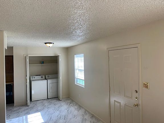 4th image of 1750 N Pine St #11