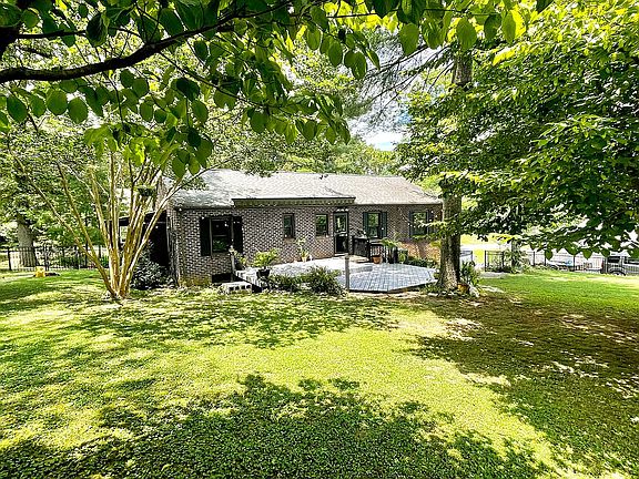5th image of 1122 Tapoco Ave