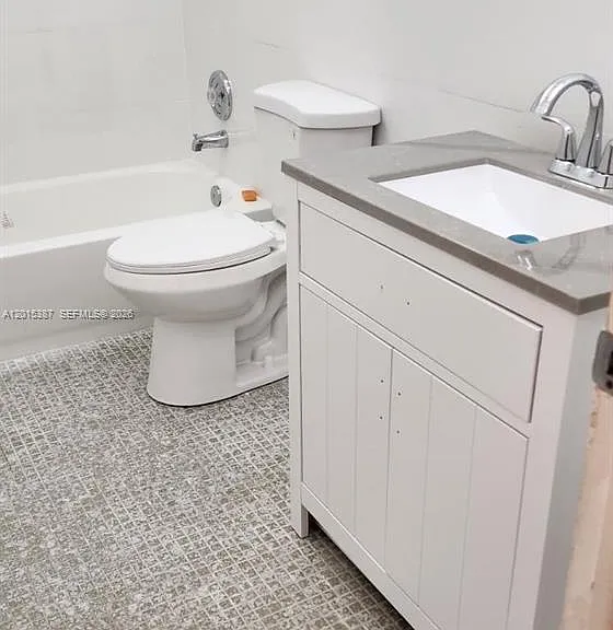 6930 Miami Gardens Dr #1-512A — Photo 1