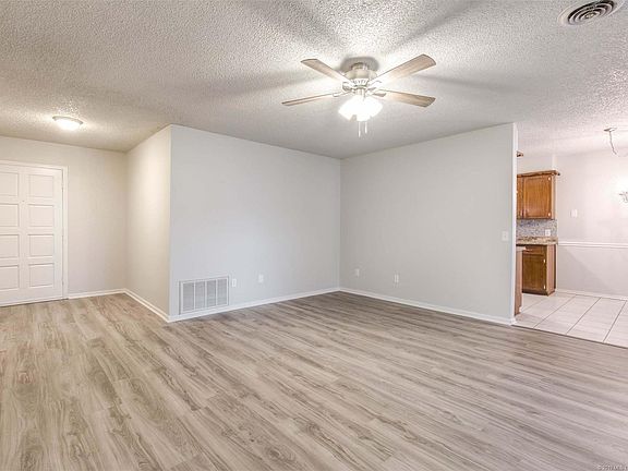 5th image of 605 SE 8th St