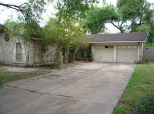 9643 Kemp Forest Dr, Houston, TX 77080