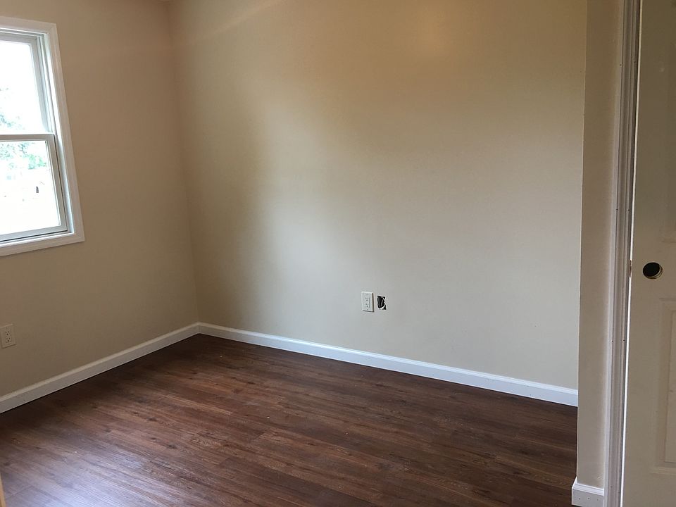 2nd image of 23 Oak Ave