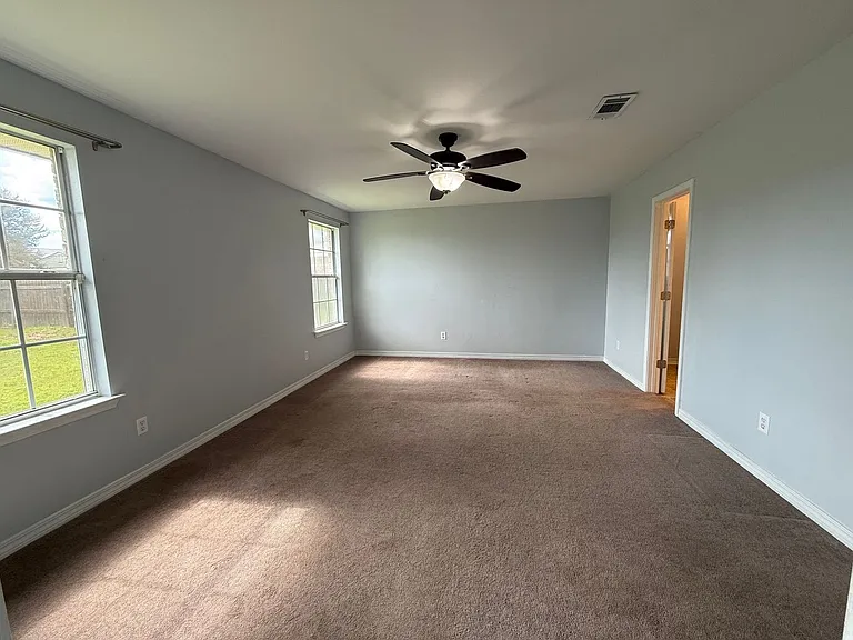 2111 Coral Creek Dr — Photo 11