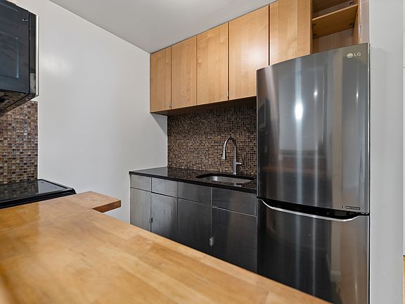 5th image of 7117 Park Ave APT A4