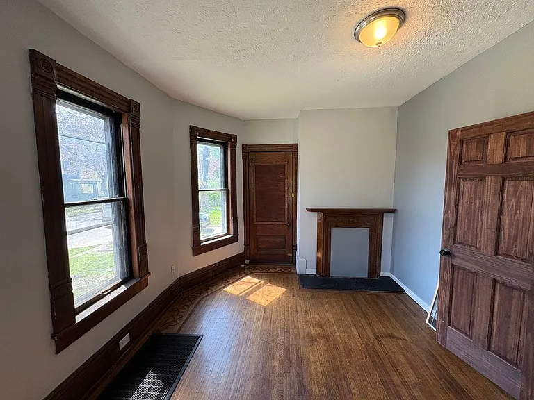 532 Crosby St — Photo 36