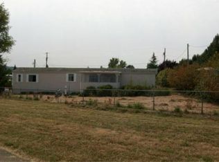 484 Locust St, Yoncalla, OR 97499