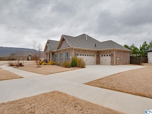 2nd image of 7539 Parktrace Ln