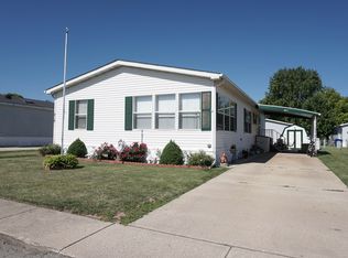 819 Springdale Ln, Dekalb, IL 60115