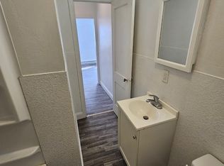 527 1st Ave E #1, Newton, IA 50208