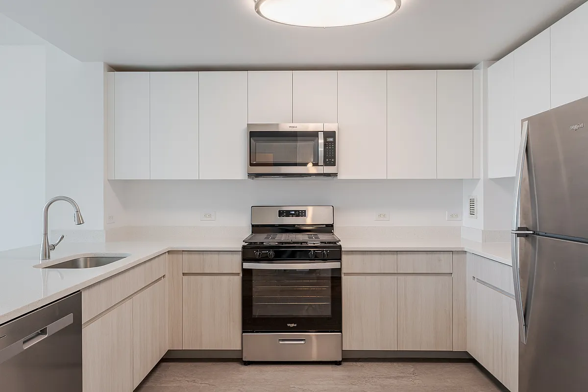 110 River Drive 2506