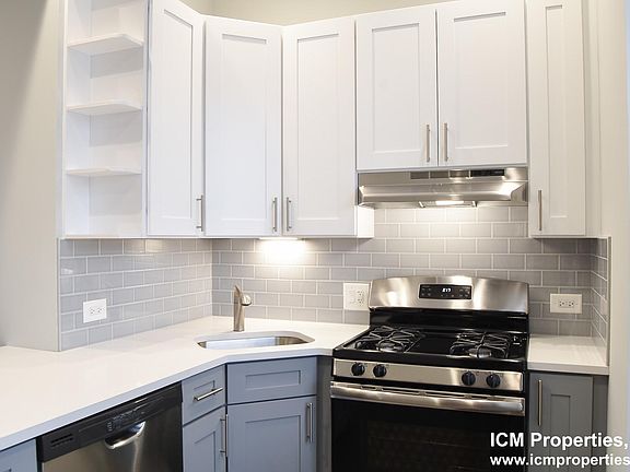 2nd image of 1206 W Wrightwood Ave #G1