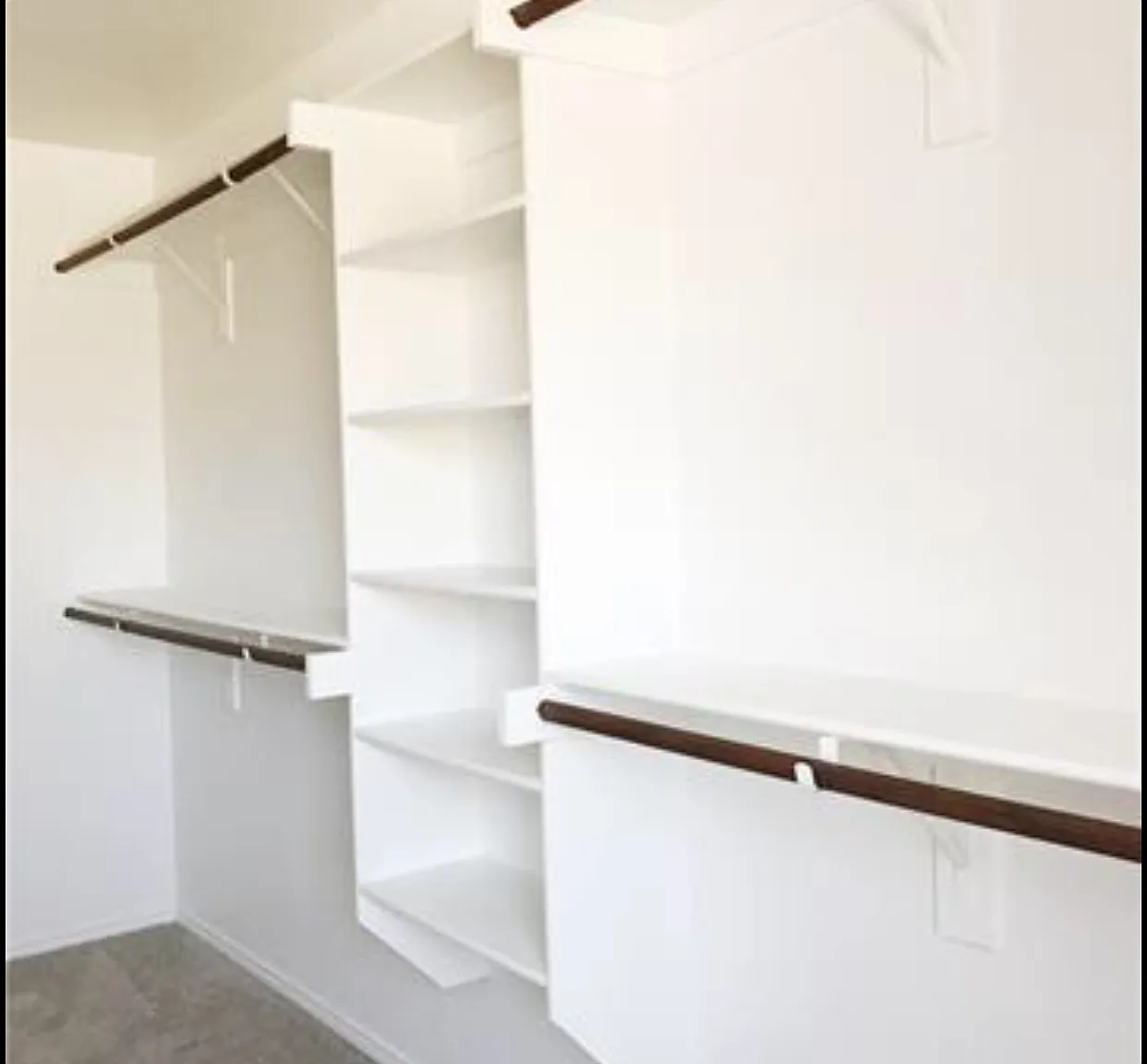 3 bed, 2.5 bath, 2360 sqft, $2,300 — Photo 3