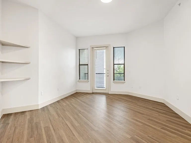 Maple District Lofts — Photo 37