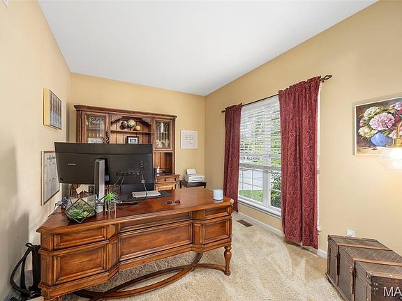 5th image of 24 Milton Brennan Manor Ct