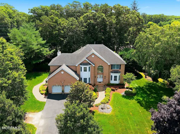 338 Valley View Circle, Freehold, NJ 07728