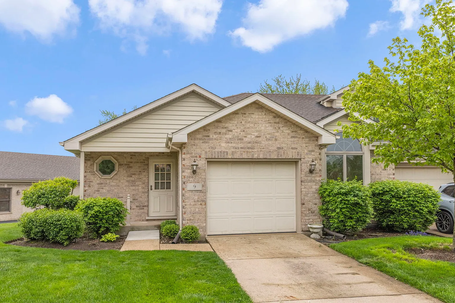 9 Warner Cir photo 1