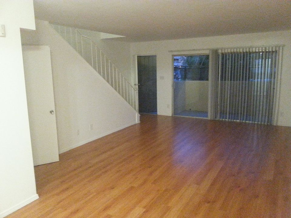 1st image of 425 N Wilton Pl APT 2