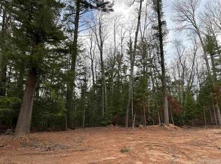 4 Parker Ln, Marquette, MI 49855