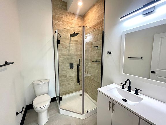 2nd image of 105 Callowhill St #2B