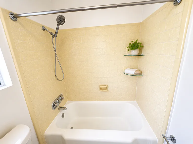 641 Orme Ave — Photo 4