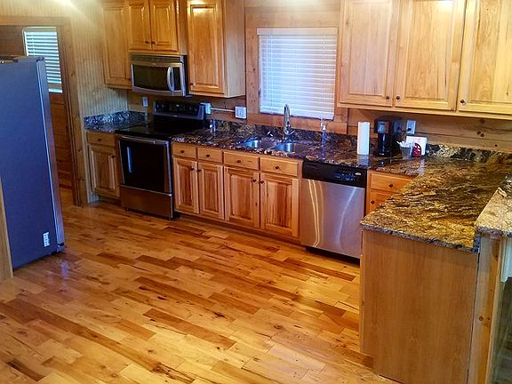4th image of 1001 Peach Blossom Ln