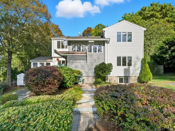 34 Oak St, Lexington, MA 02421