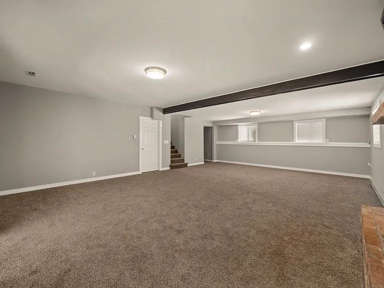 11825 N Fairwood Dr — Photo 29