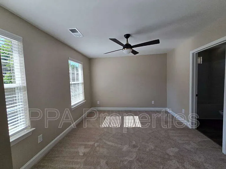 402 Giles St #B — Photo 48