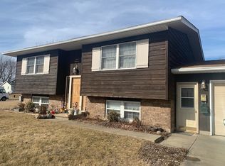 300 11th St, Marseilles, IL 61341
