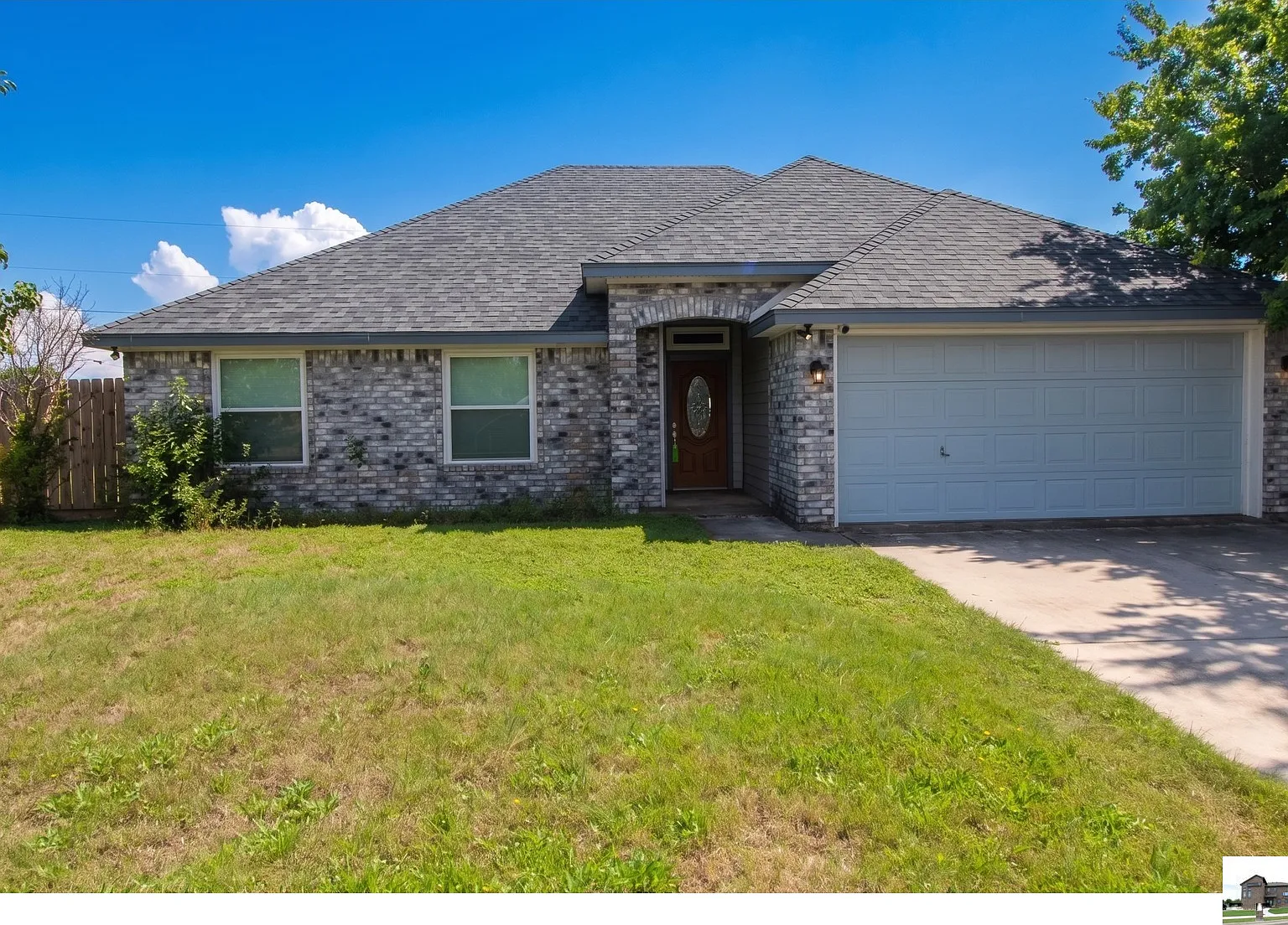 3 bed, 2.0 bath, 1326 sqft, $1,500 — Photo 1