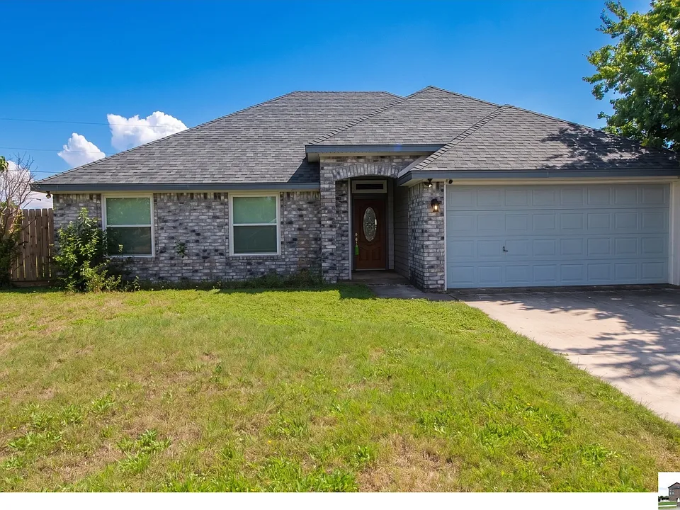 2702 Cactus Dr