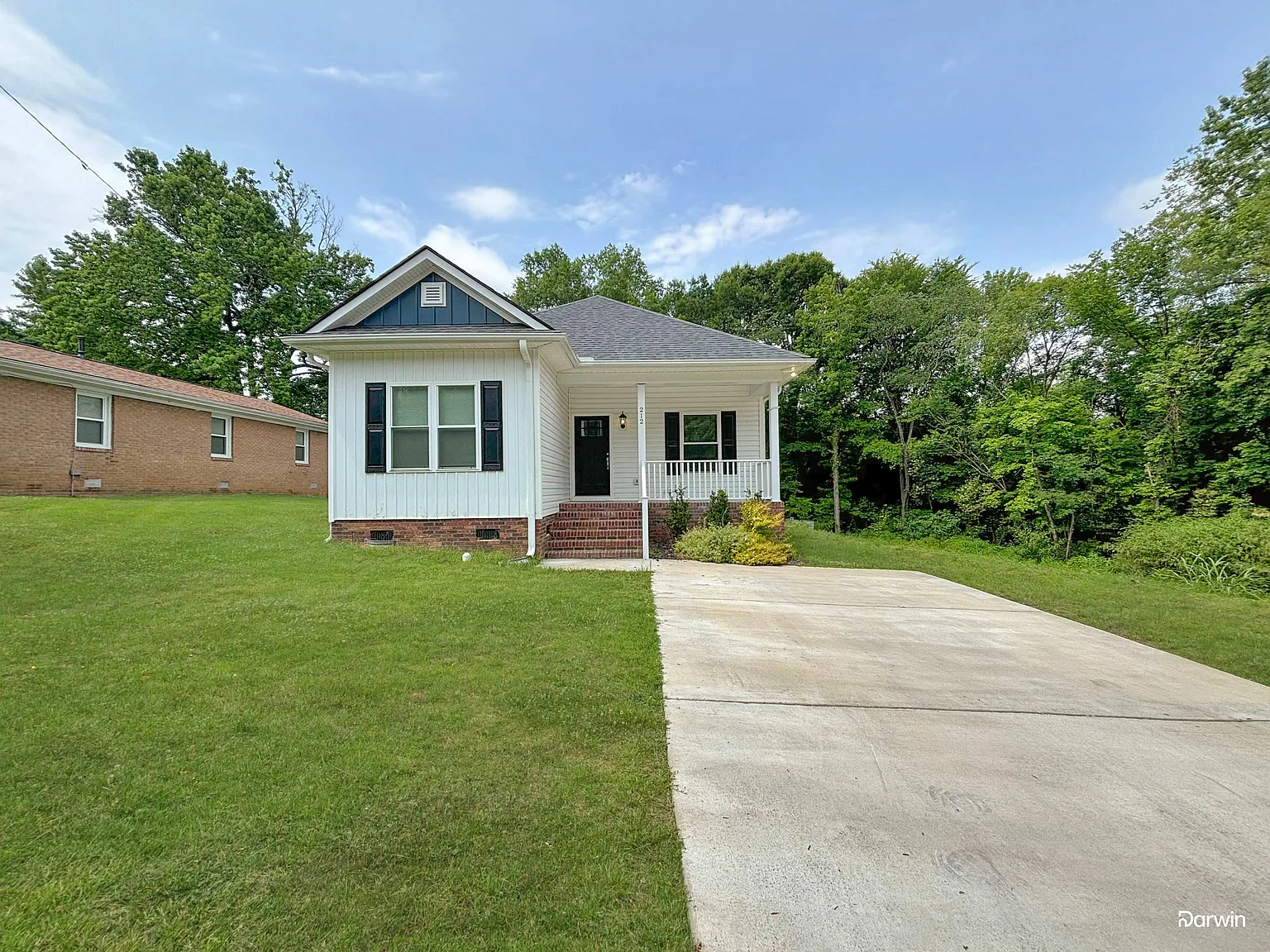 3 bed, 2.0 bath, 1214 sqft, $1,785 — Photo 1