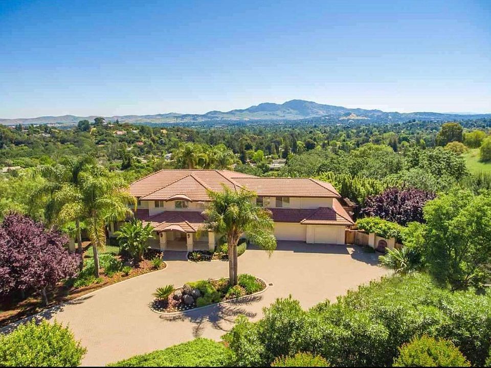 Mediterranean-Inspired Villa with breaktaking 180-degree views of Mt. Diablo in the Heart of Lafayette Hills